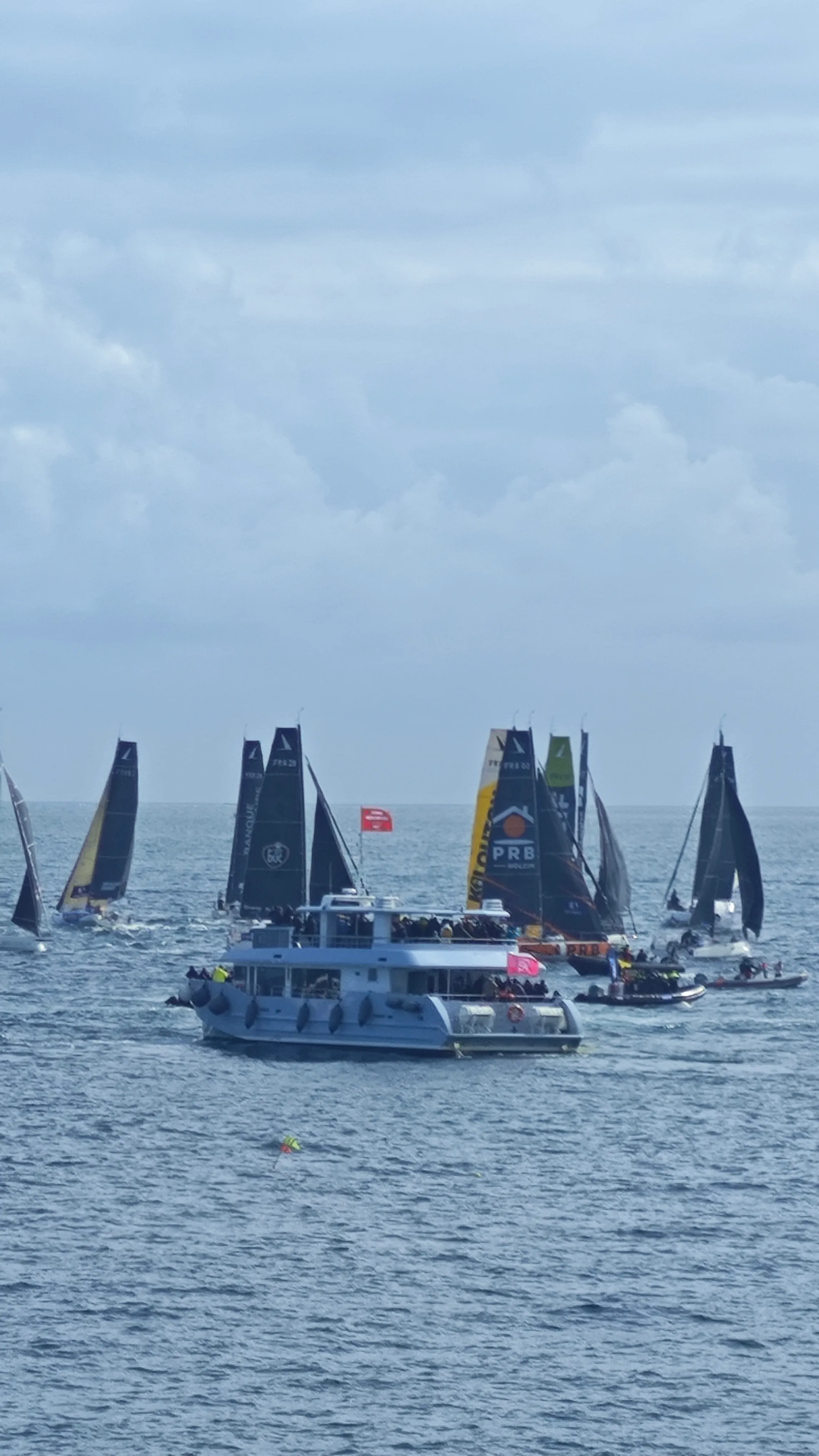 Les bateaux en rade avant le départ