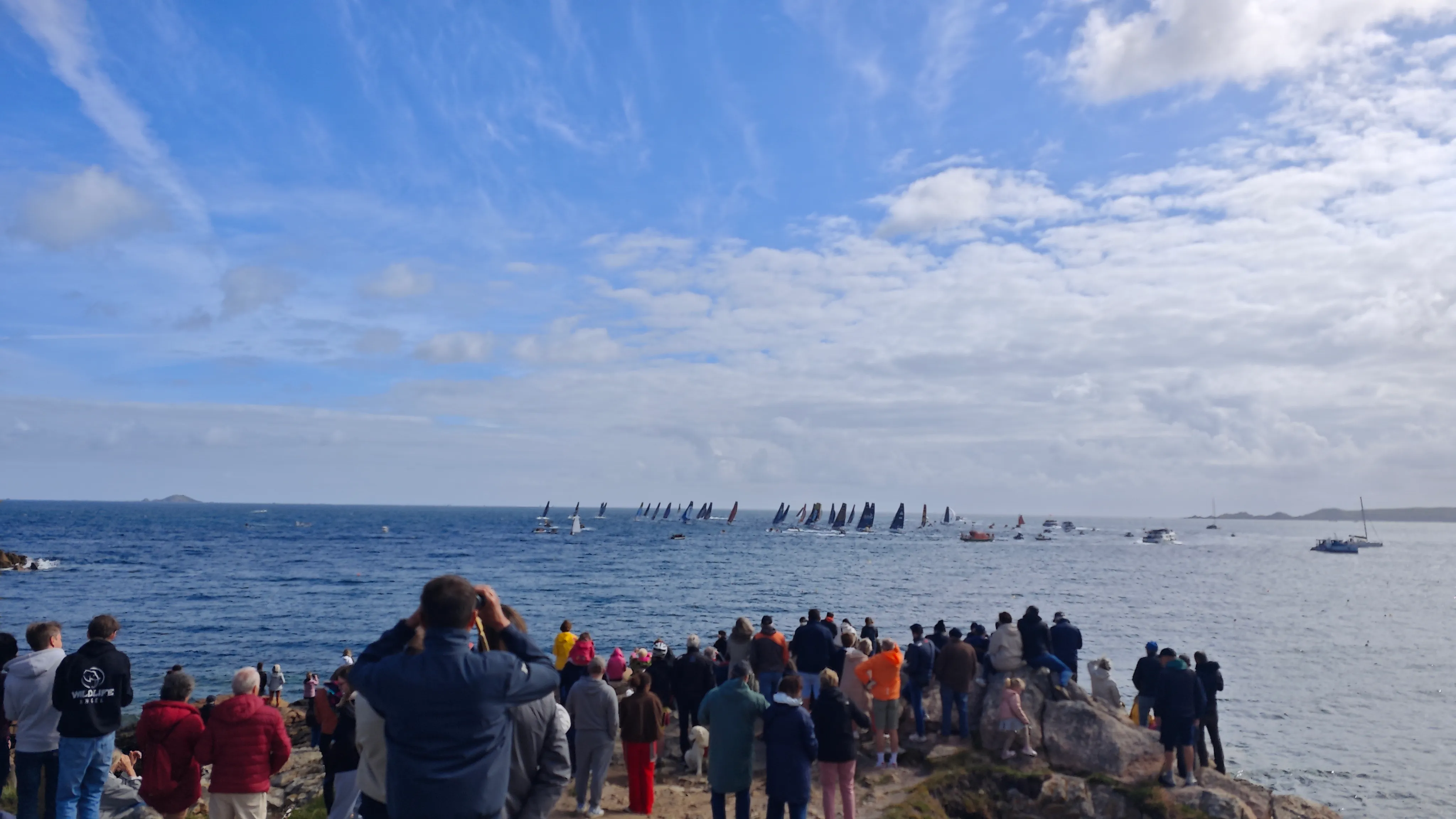 Les premiers bateaux s'élancent vers le large