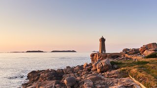 Vignette pour Bretagne : PLOUMANAC'H Phare de Mean Ruz, La côte de Granit Rose Drone 4K